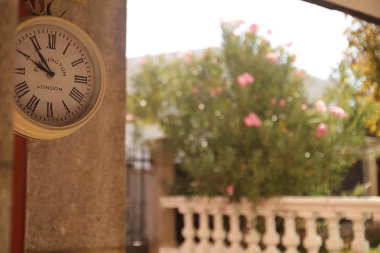 Hotel Villa Maria Fuentes de Béjar المظهر الخارجي الصورة